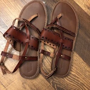 American eagle sandals